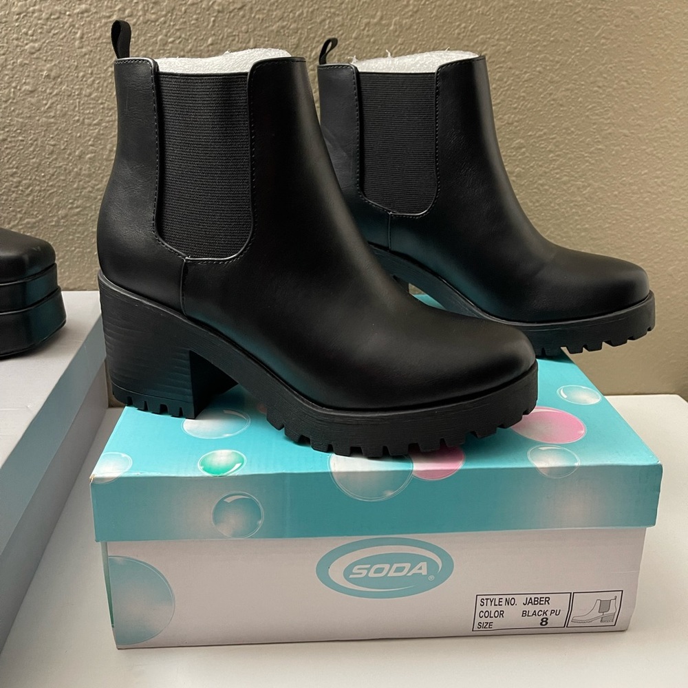 SODA Chelsea Ankle Booties Womens size 8 NEW